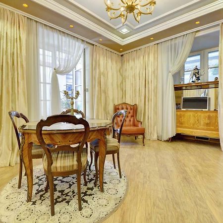 Luxury Pilies Avenue Apartment Vilnius Luaran gambar